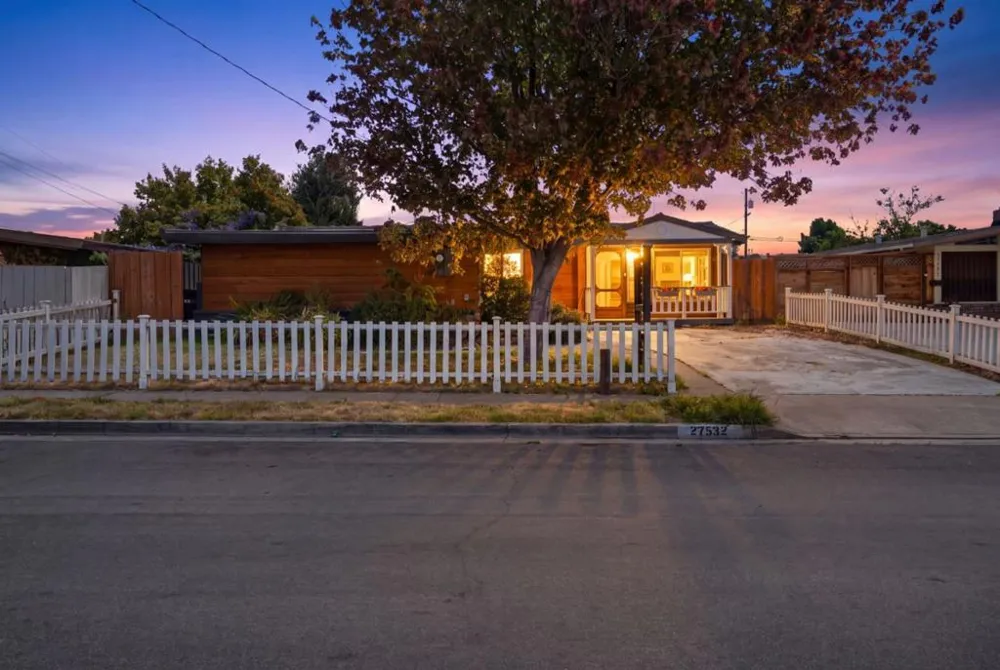 27532 Gainesville Avenue Hayward, CA 94545