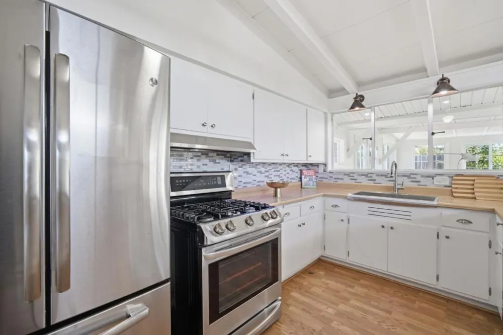 27532 Gainesville Avenue Hayward, CA 94545