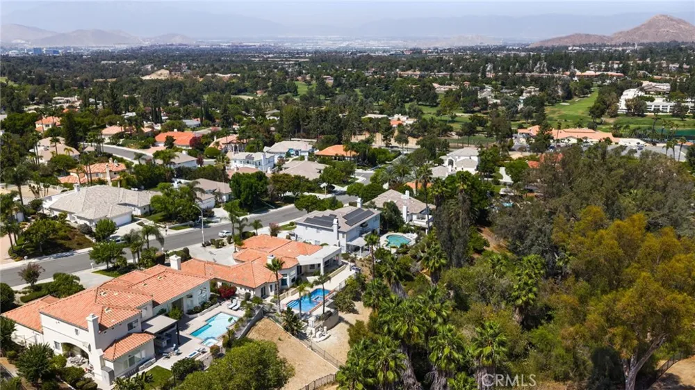 5912 Via Loma Riverside, CA 92506