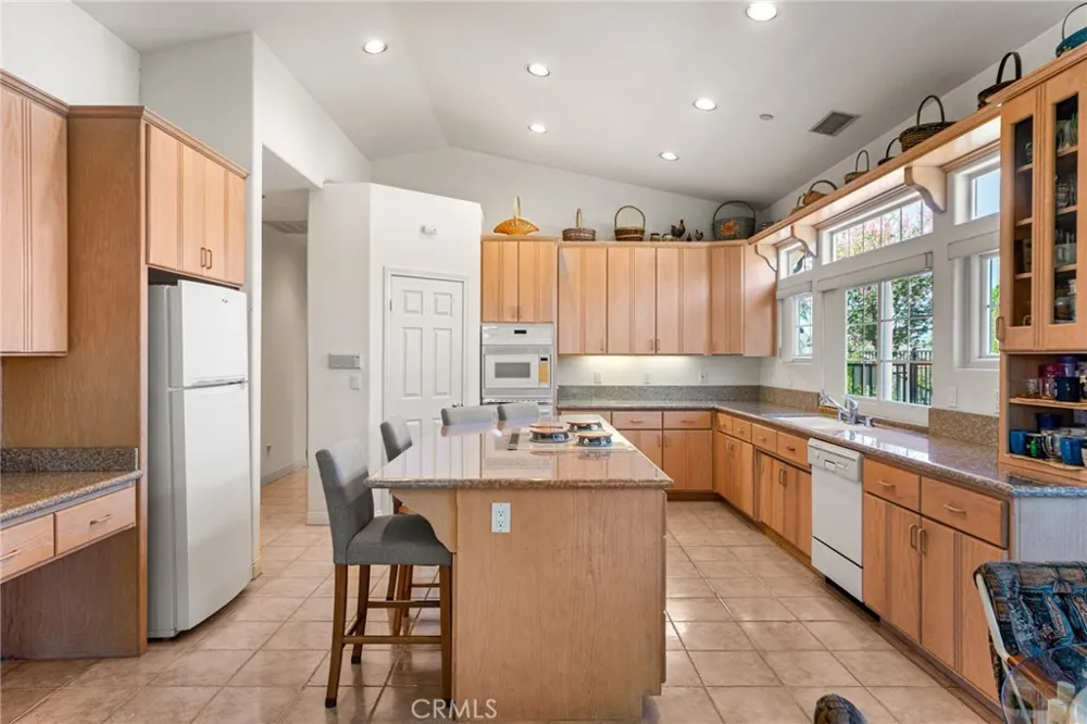 5912 Via Loma Riverside, CA 92506