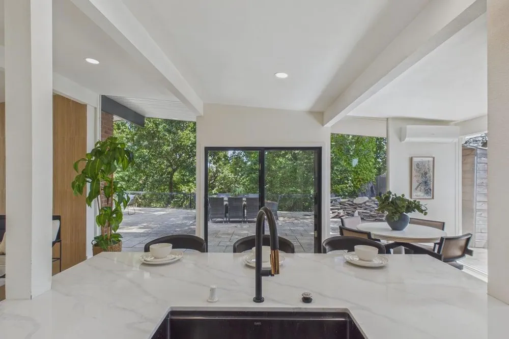 5667 Greenridge Road Castro Valley, CA 94552