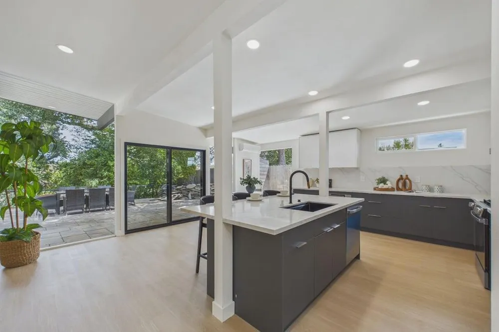 5667 Greenridge Road Castro Valley, CA 94552