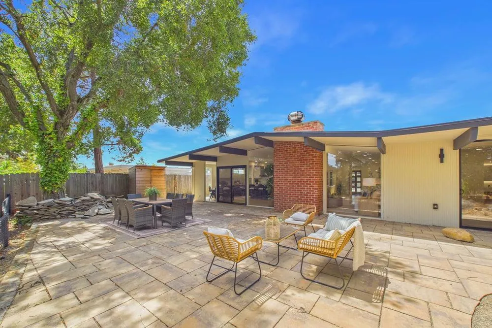 5667 Greenridge Road Castro Valley, CA 94552