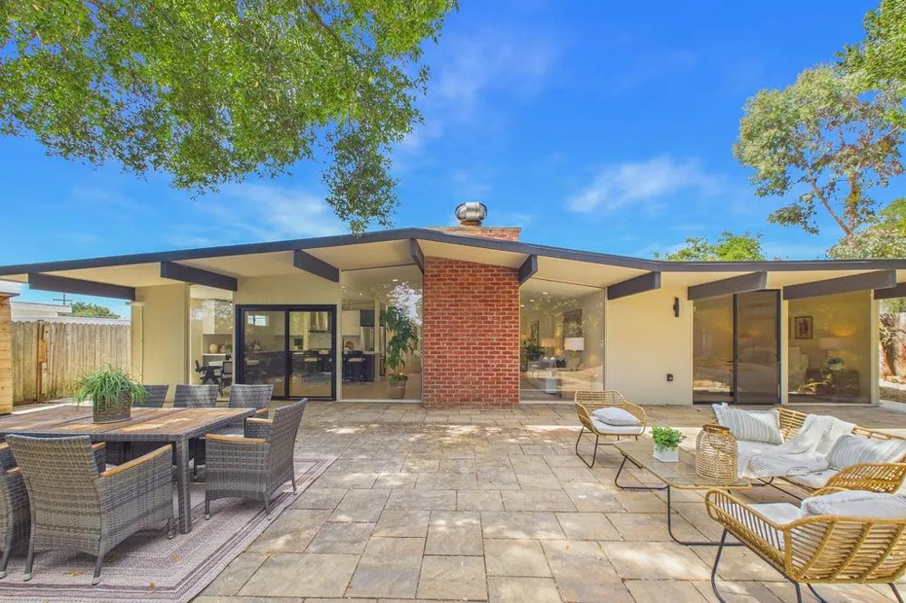 5667 Greenridge Road Castro Valley, CA 94552