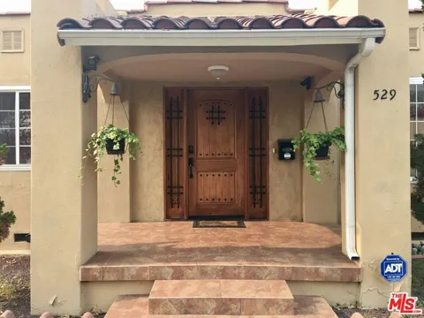529 W Wilson Avenue