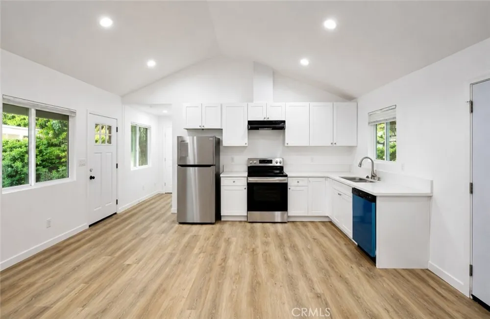 417 Citrus Orange, CA 92868