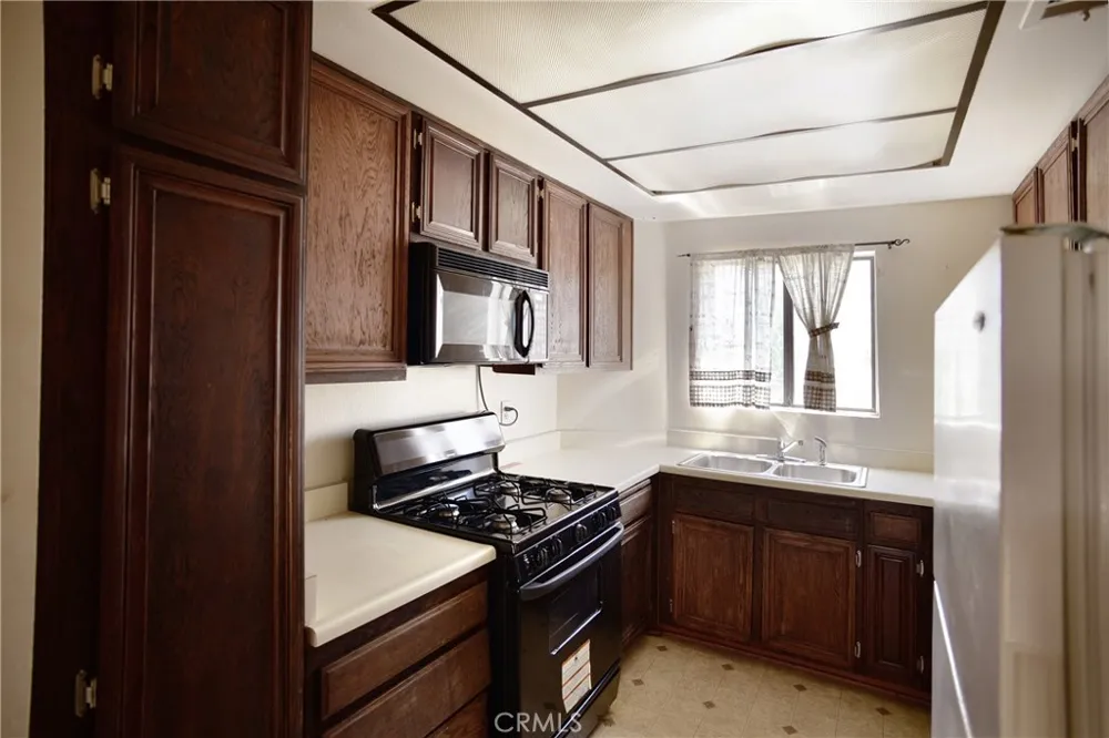 9601 Sylmar Avenue #1 Panorama City, CA 91402