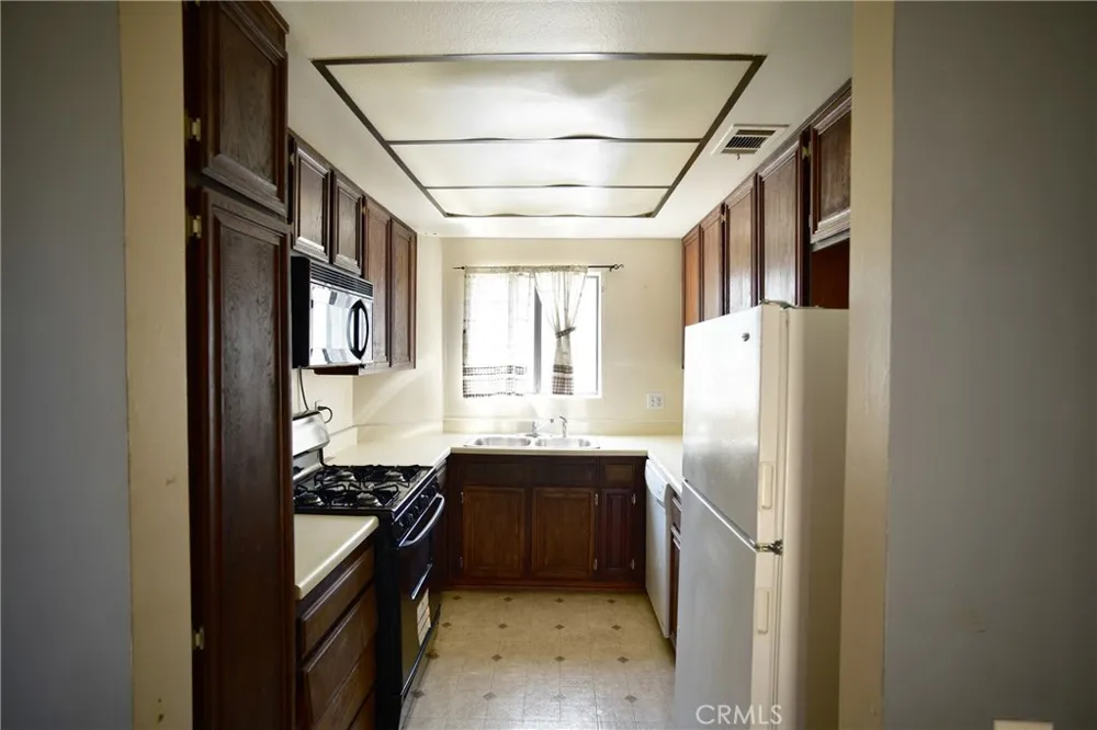 9601 Sylmar Avenue #1 Panorama City, CA 91402