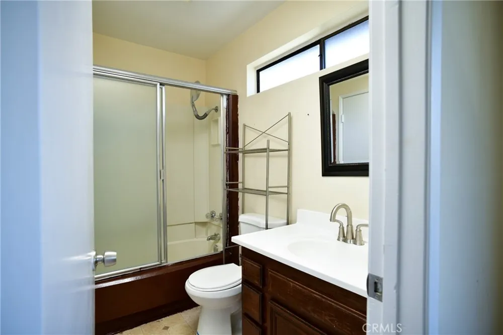 9601 Sylmar Avenue #1 Panorama City, CA 91402