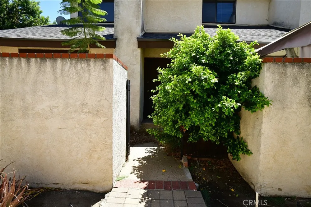 9601 Sylmar Avenue #1 Panorama City, CA 91402