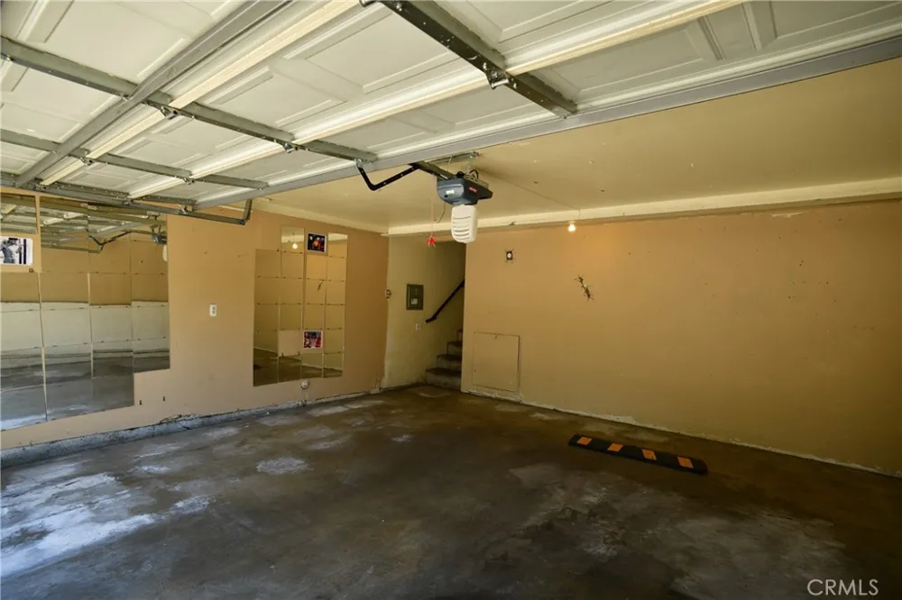 9601 Sylmar Avenue #1 Panorama City, CA 91402
