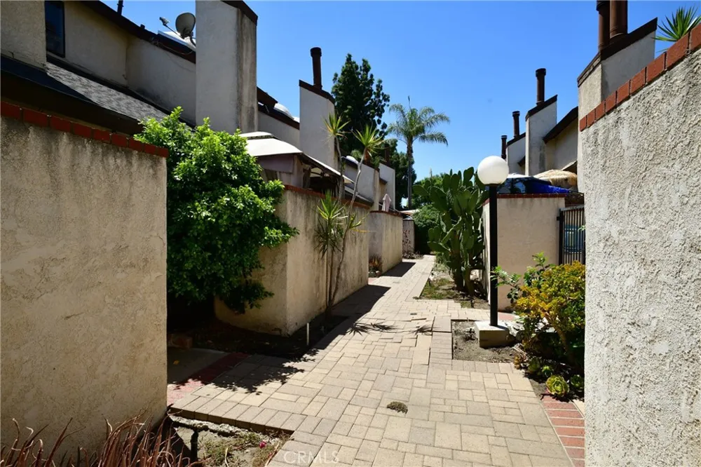 9601 Sylmar Avenue #1 Panorama City, CA 91402