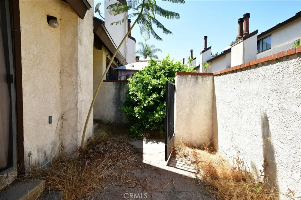 9601 Sylmar Avenue #1 Panorama City, CA 91402