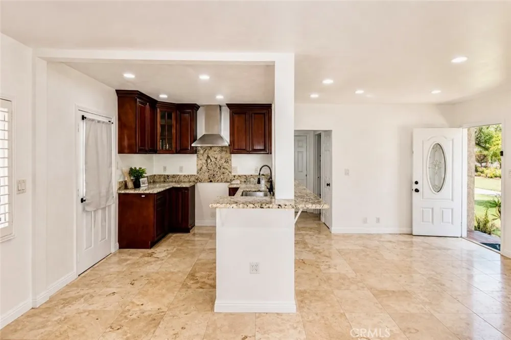 13081 Sandra Garden Grove, CA 92843