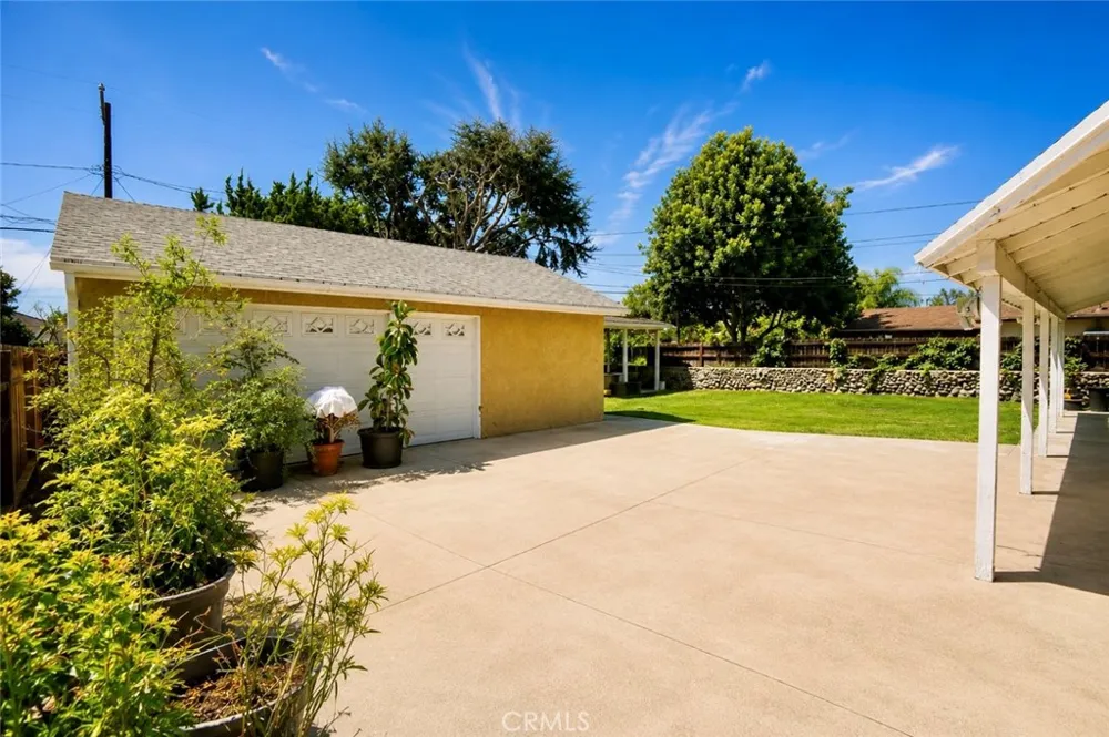 13081 Sandra Garden Grove, CA 92843