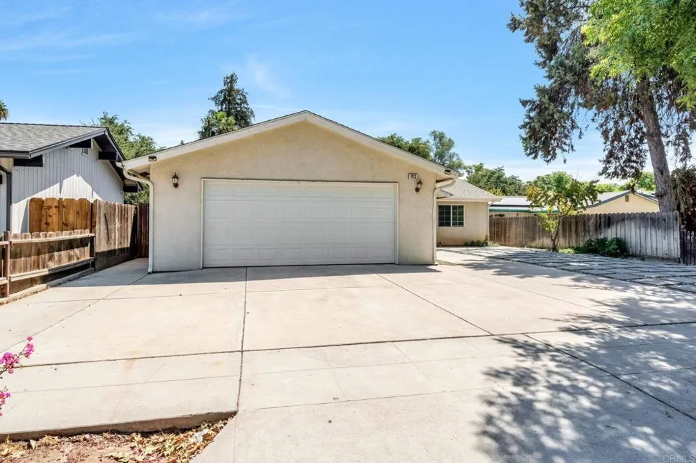 413 S Villa Street Fresno, CA 93727