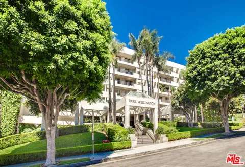 1131 Alta Loma Road #602