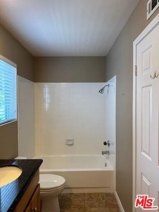 11828 Alderbrook Street Moorpark, CA 93021