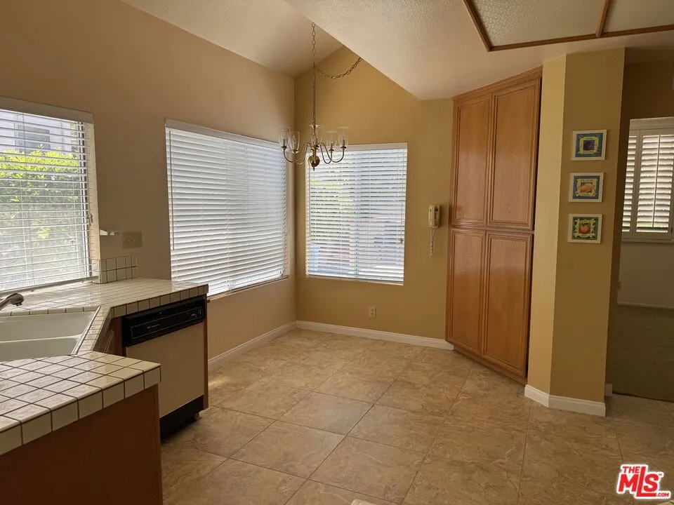 11828 Alderbrook Street Moorpark, CA 93021