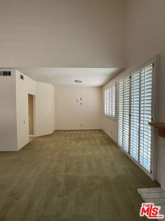 11828 Alderbrook Street Moorpark, CA 93021