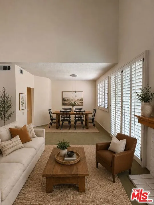 11828 Alderbrook Street Moorpark, CA 93021