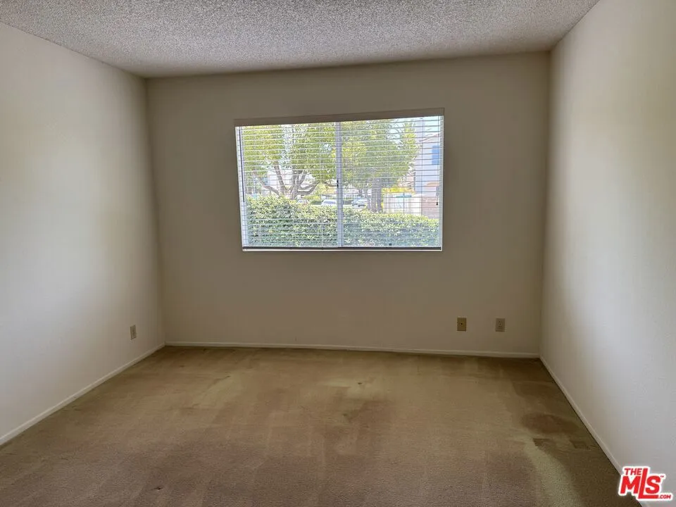 11828 Alderbrook Street Moorpark, CA 93021