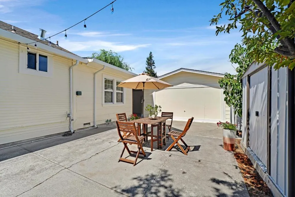 621 Macarthur Avenue Redwood City, CA 94063