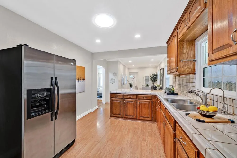 621 Macarthur Avenue Redwood City, CA 94063