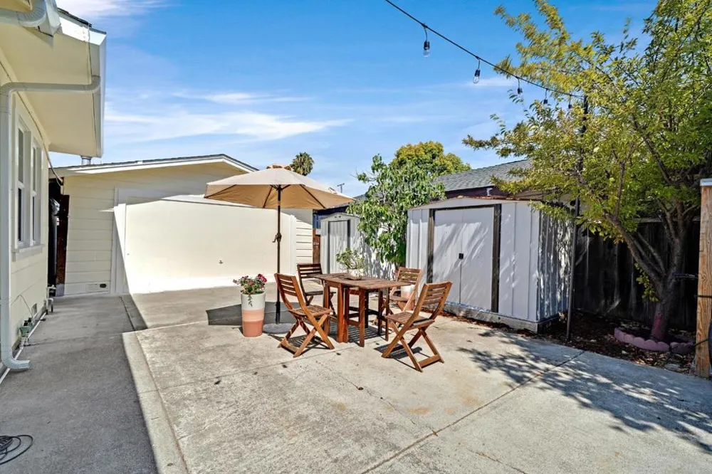 621 Macarthur Avenue Redwood City, CA 94063
