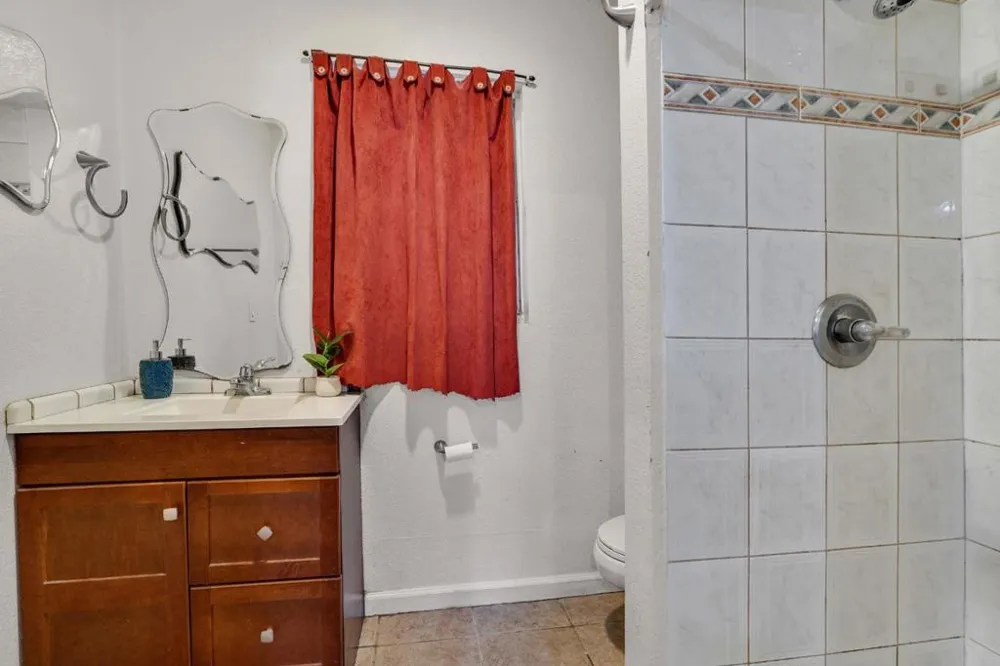621 Macarthur Avenue Redwood City, CA 94063