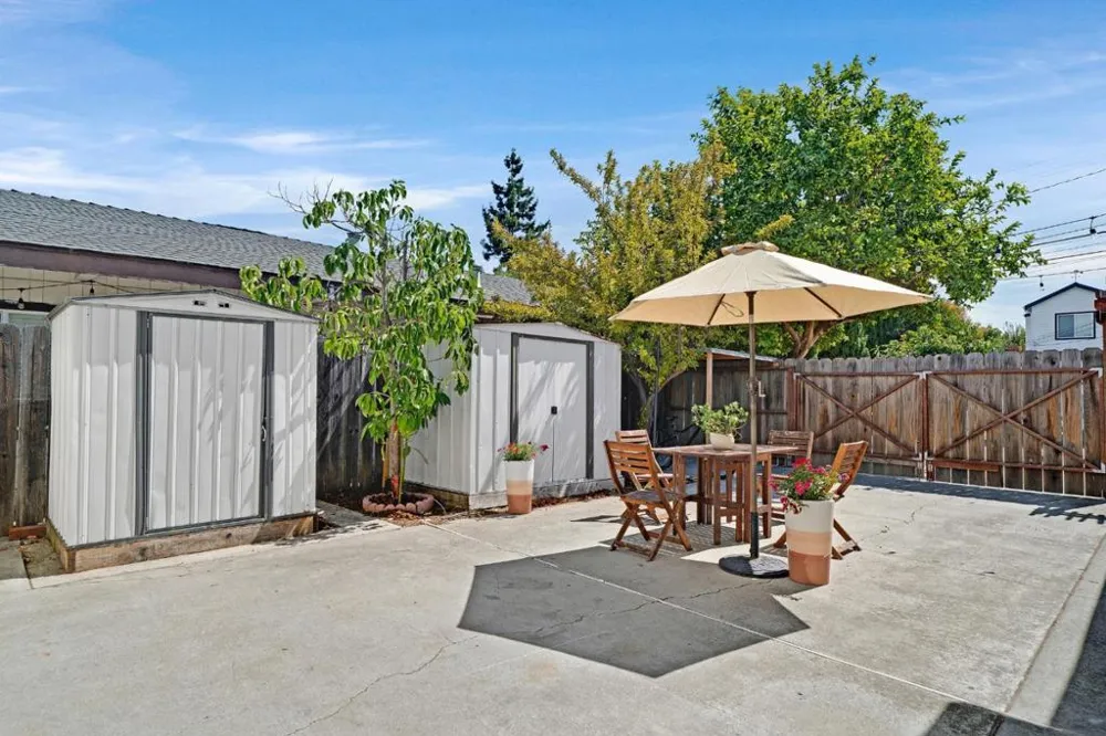 621 Macarthur Avenue Redwood City, CA 94063