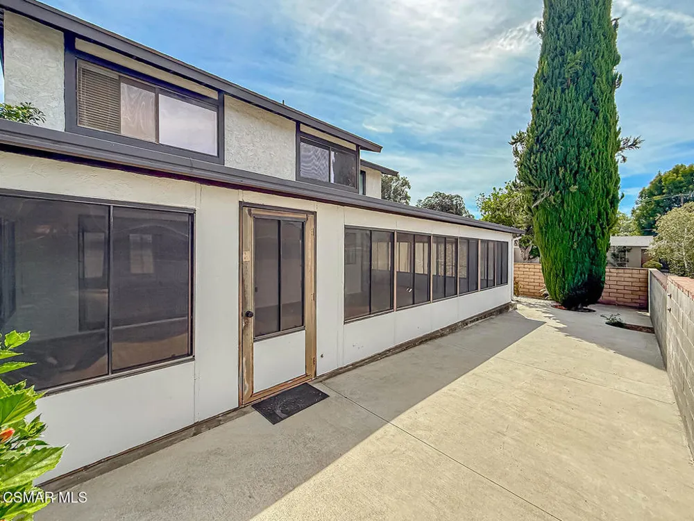 831 Catlin Street Simi Valley, CA 93065