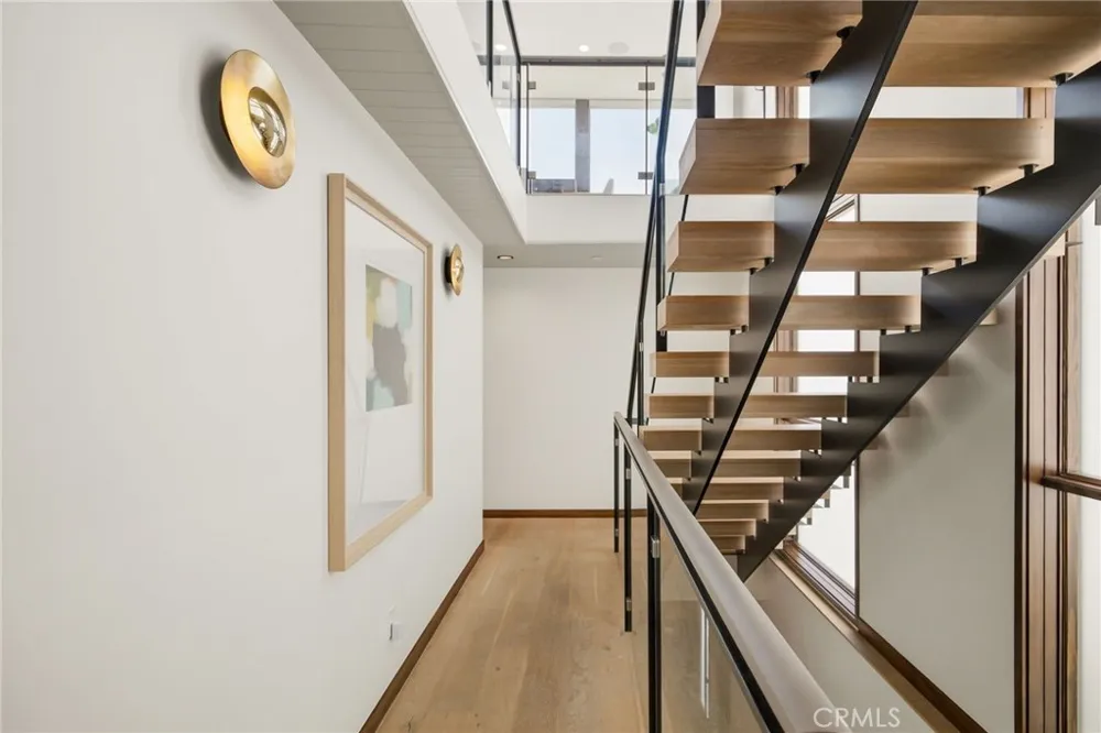 1120 Palm Drive Hermosa Beach, CA 90254