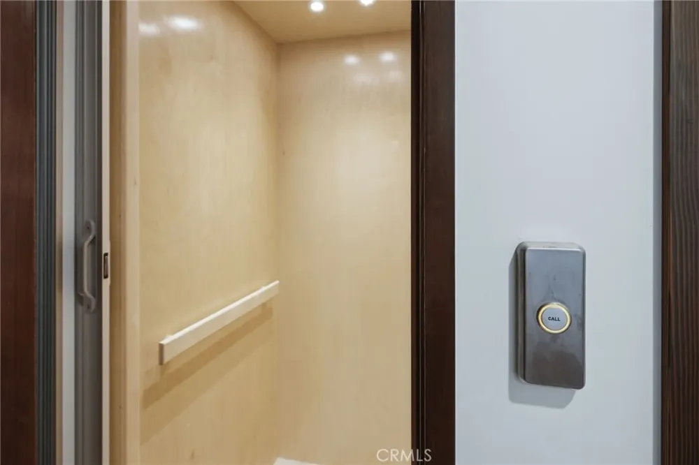 1120 Palm Drive Hermosa Beach, CA 90254