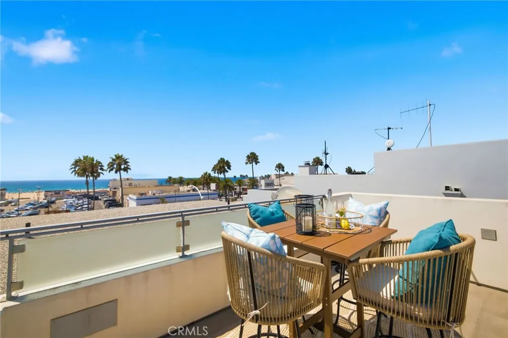 1120 Palm Drive Hermosa Beach, CA 90254