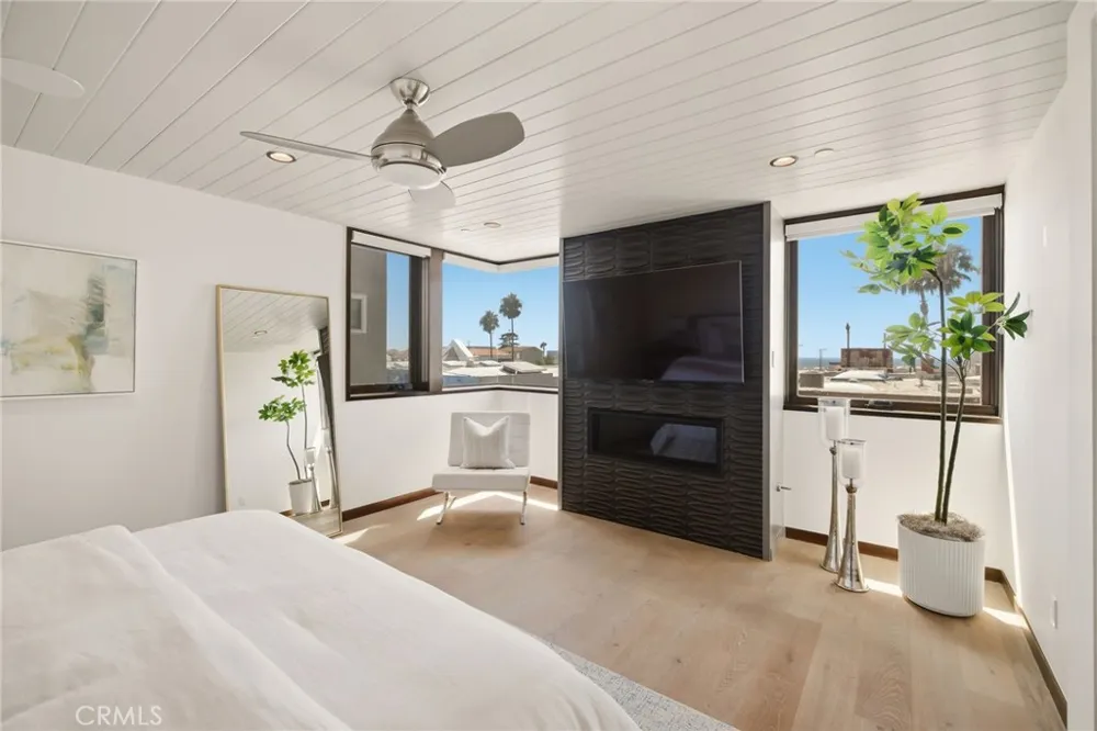 1120 Palm Drive Hermosa Beach, CA 90254