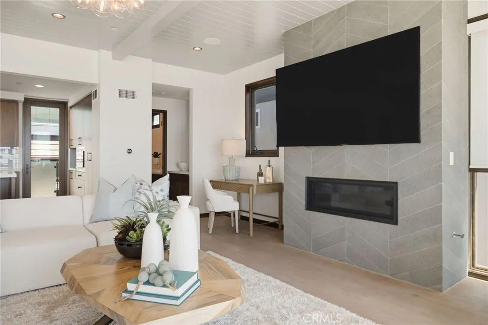 1120 Palm Drive Hermosa Beach, CA 90254