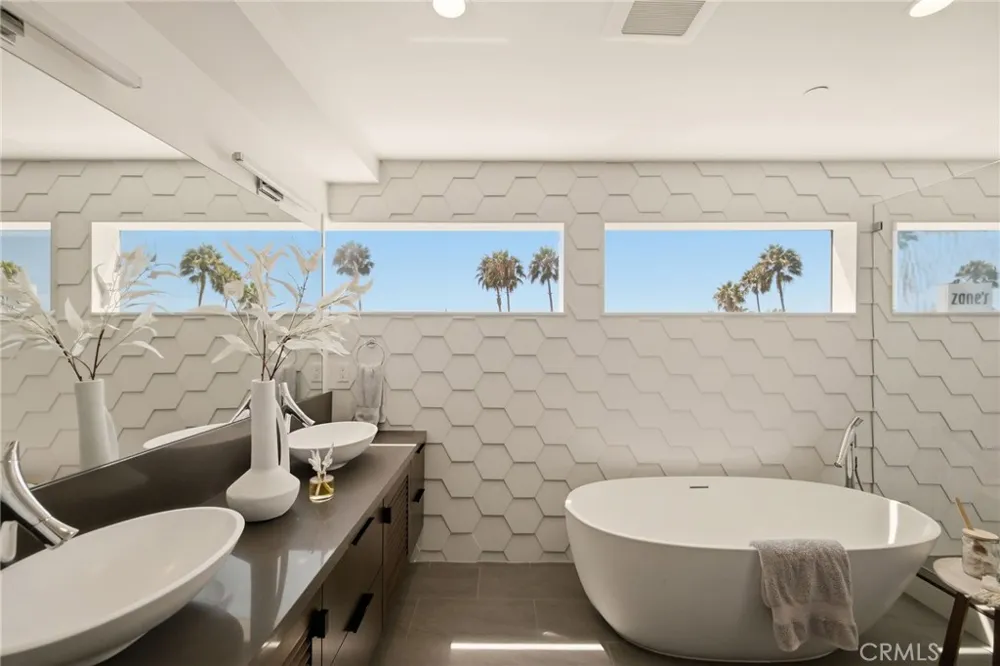 1120 Palm Drive Hermosa Beach, CA 90254