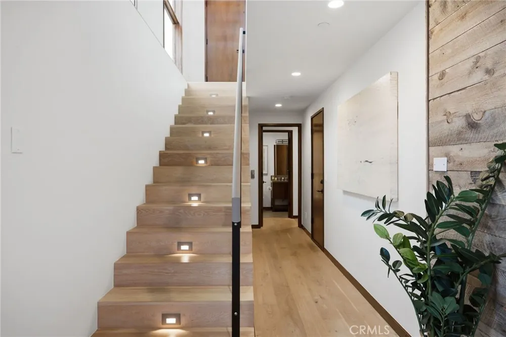 1120 Palm Drive Hermosa Beach, CA 90254