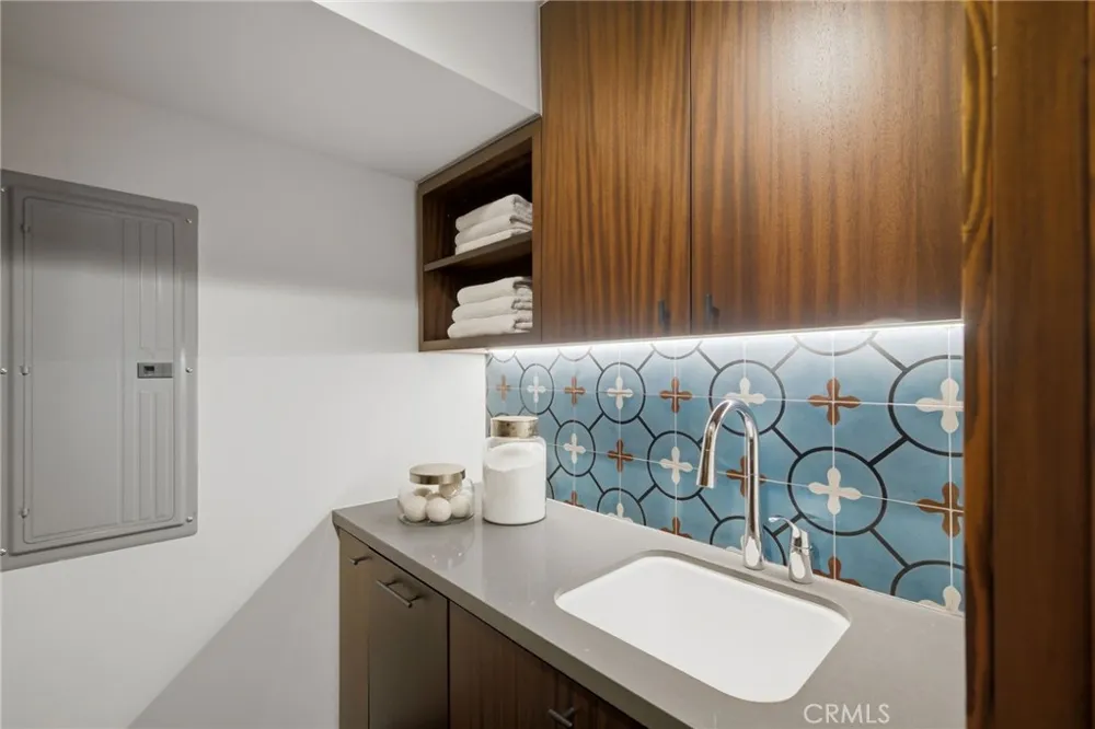 1120 Palm Drive Hermosa Beach, CA 90254
