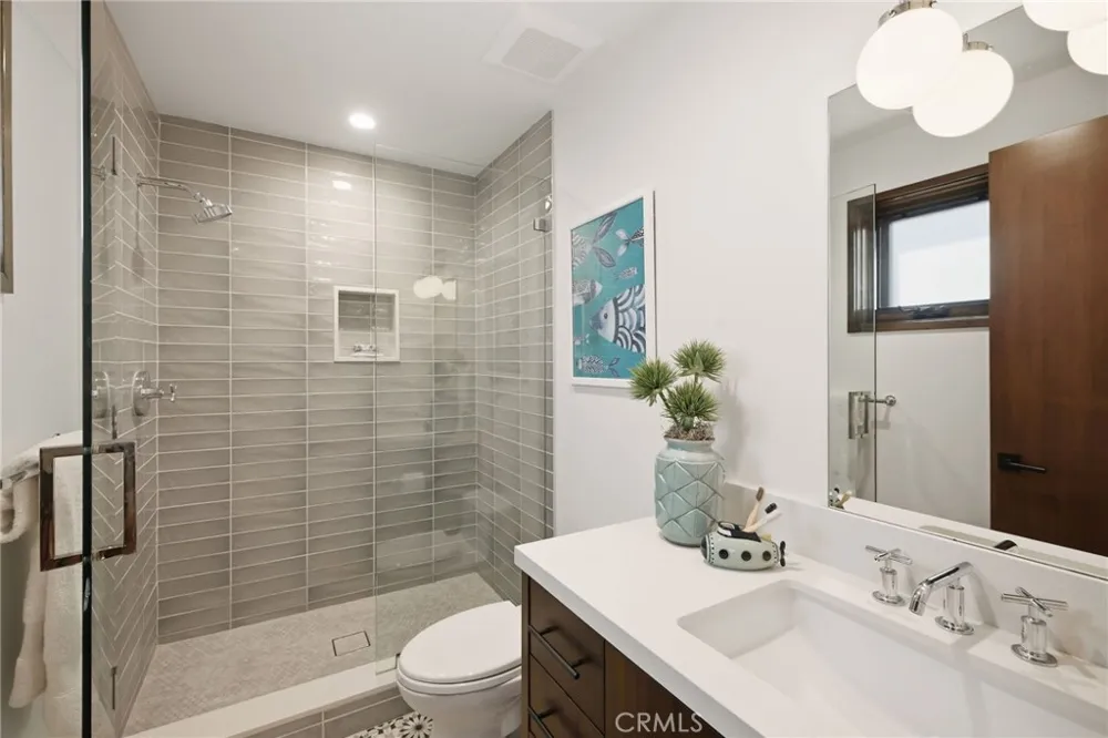 1120 Palm Drive Hermosa Beach, CA 90254