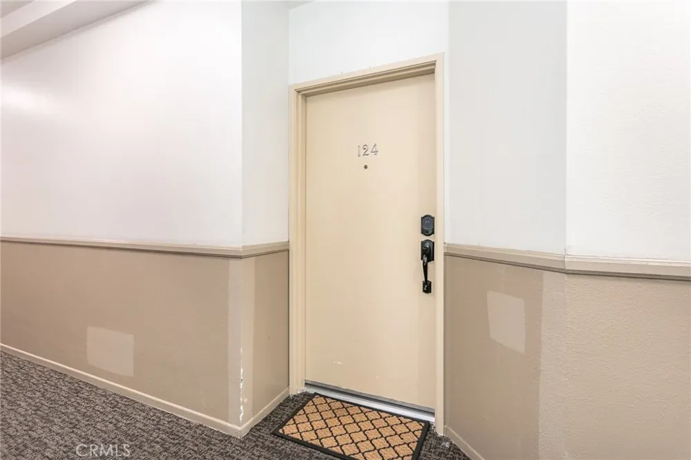 19350 Sherman Way #124 Reseda, CA 91335