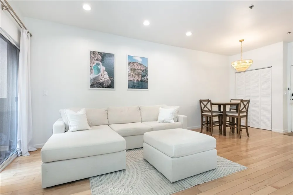 19350 Sherman Way #124 Reseda, CA 91335