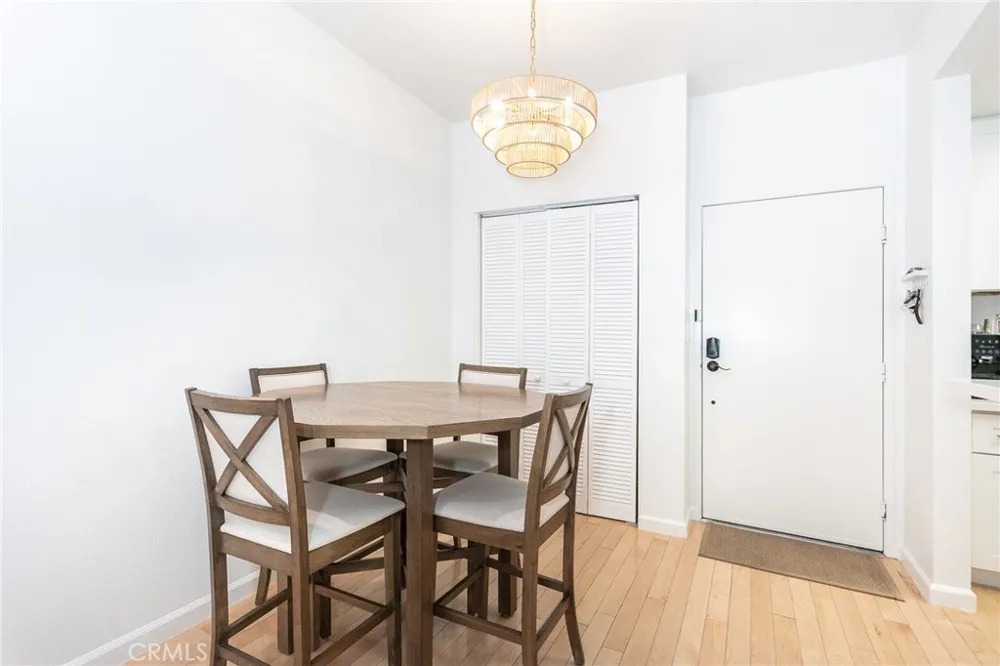19350 Sherman Way #124 Reseda, CA 91335