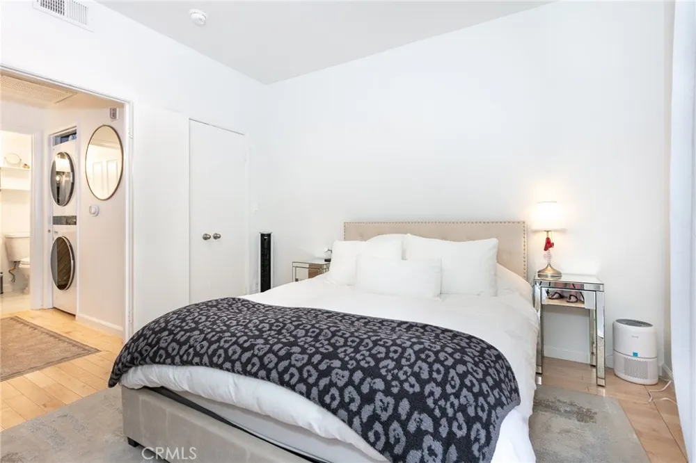 19350 Sherman Way #124 Reseda, CA 91335