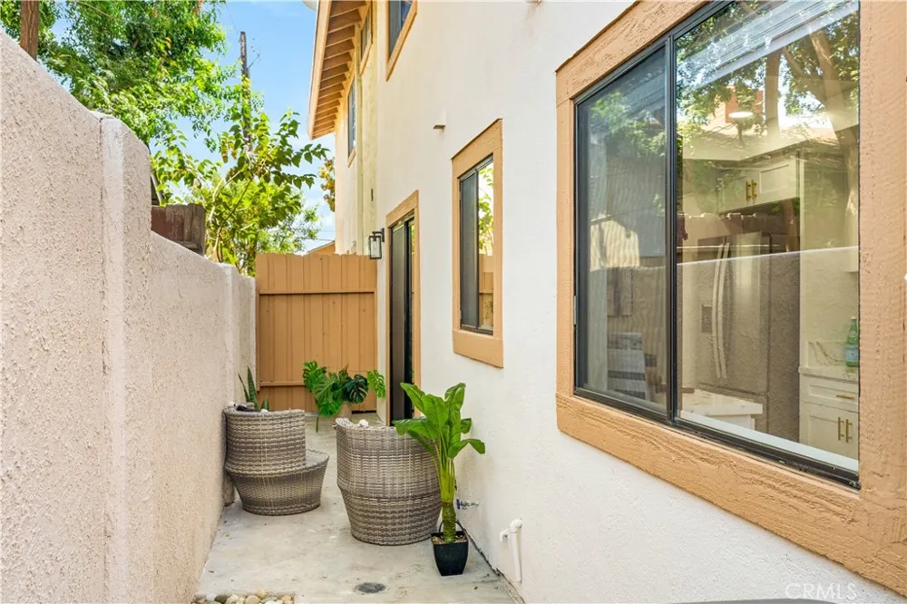 1425 E 23rd Signal Hill, CA 90755
