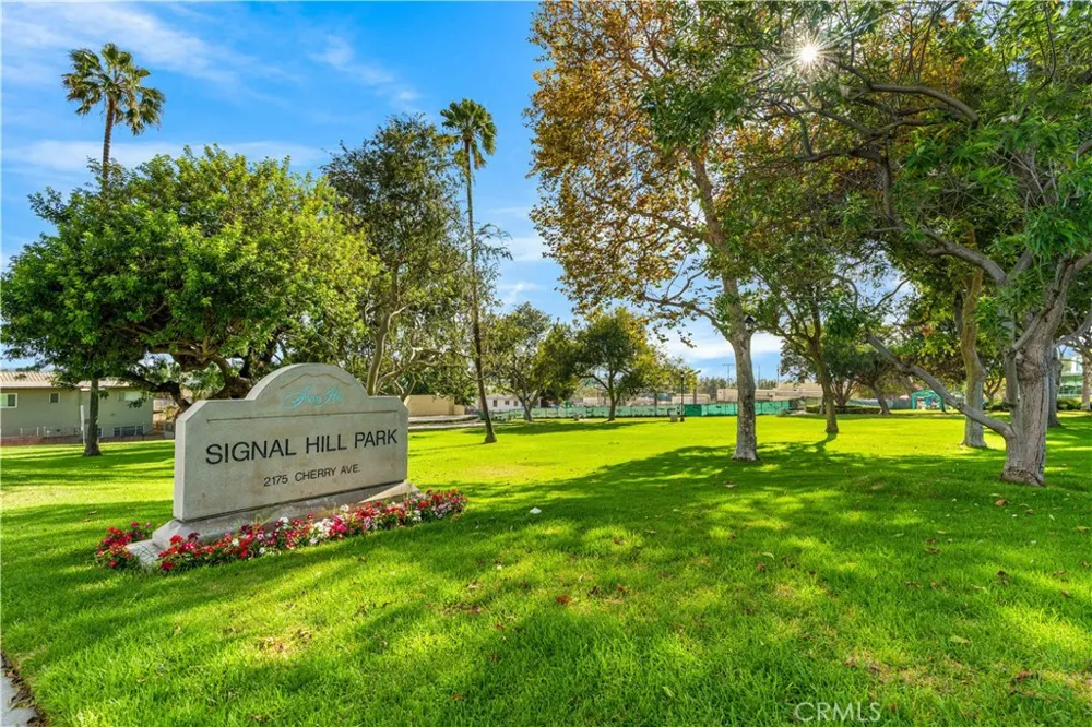 1425 E 23rd Signal Hill, CA 90755