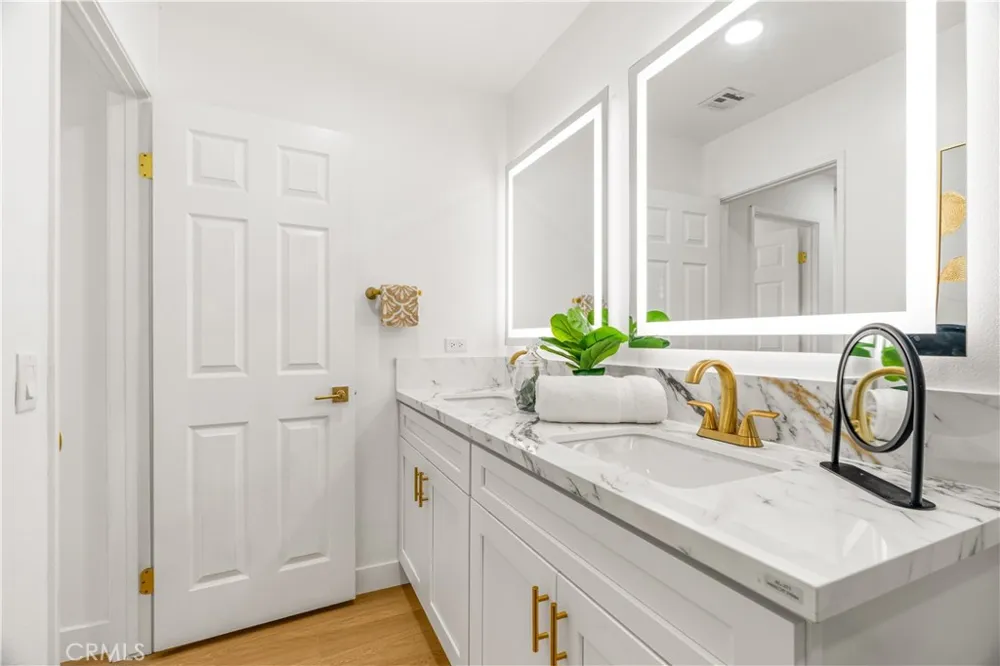 1425 E 23rd Signal Hill, CA 90755