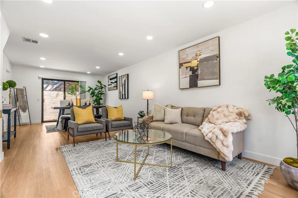 1425 E 23rd Signal Hill, CA 90755