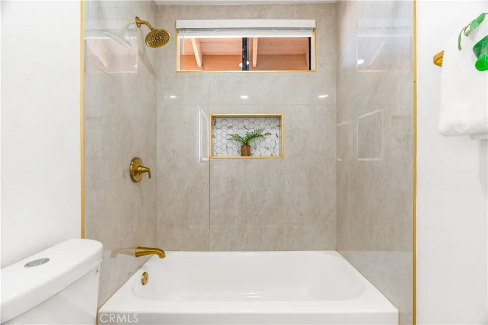 1425 E 23rd Signal Hill, CA 90755